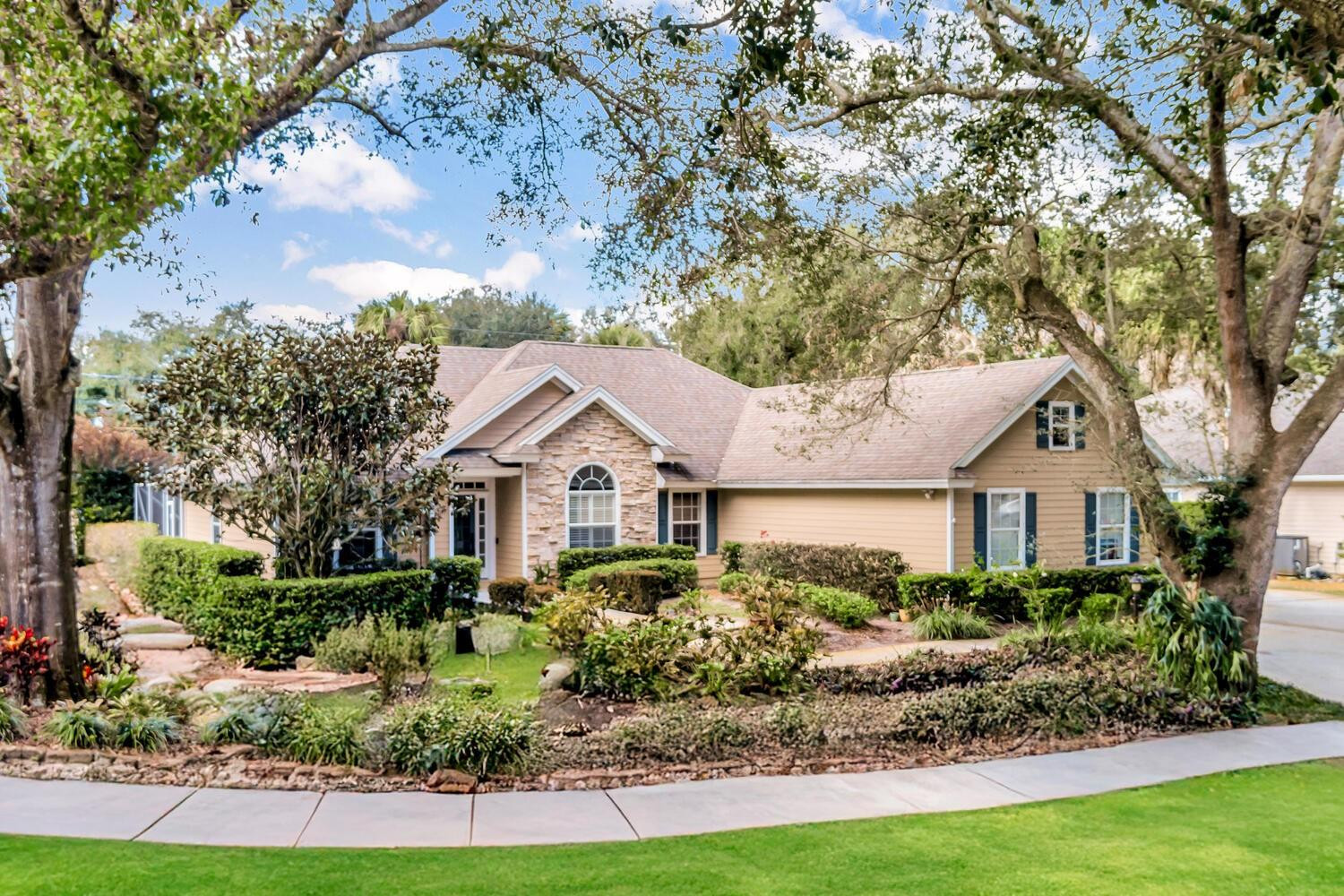 137 SW 38th