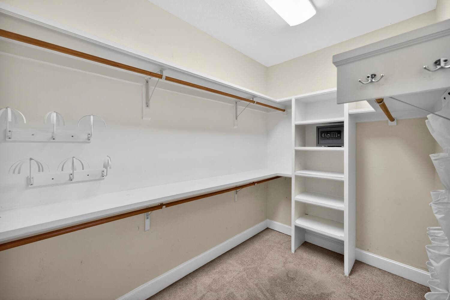 137 SW 38th