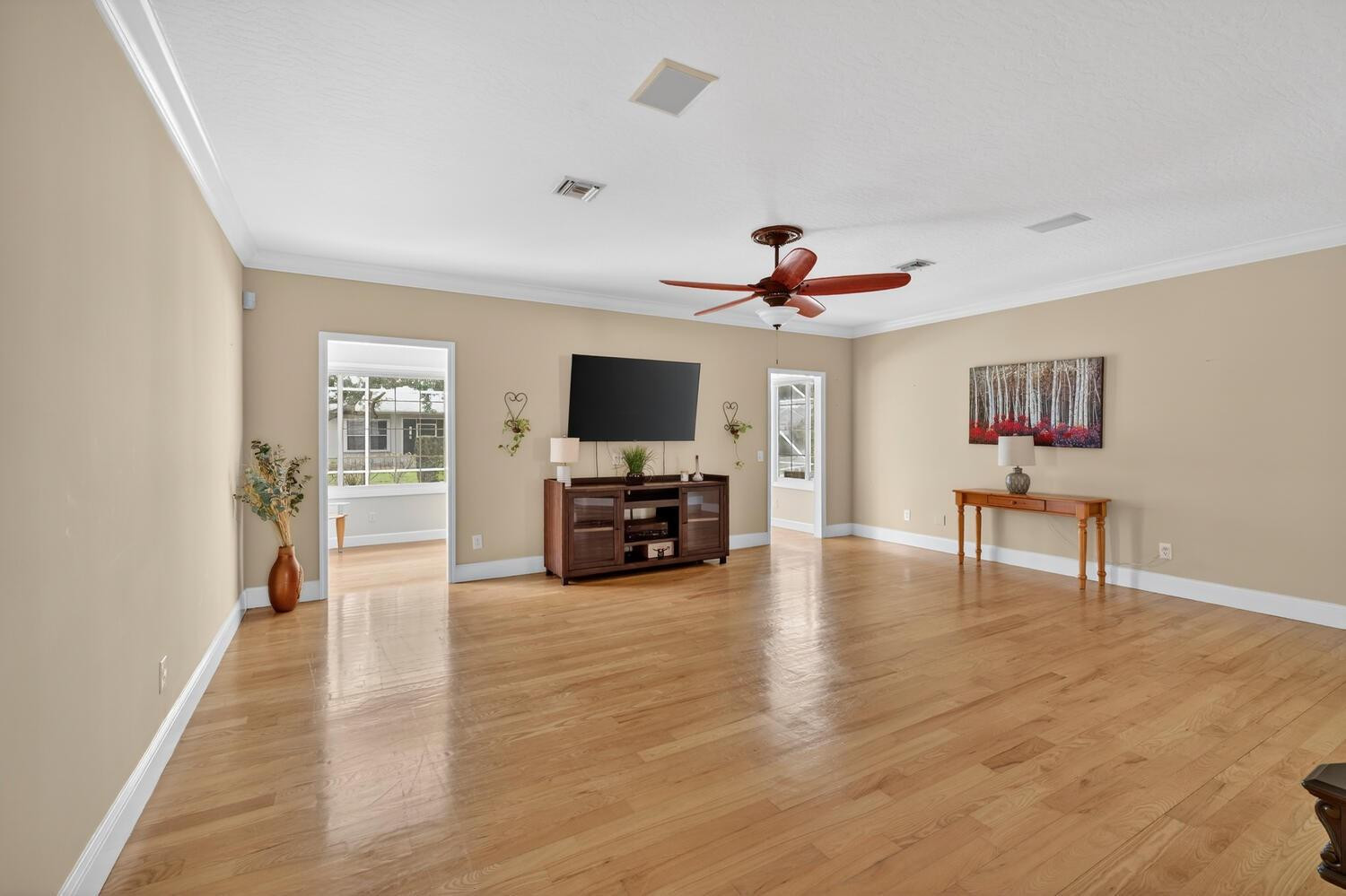137 SW 38th