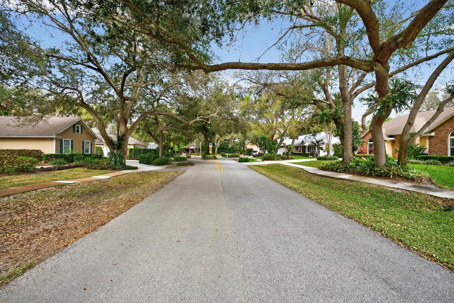 137 SW 38th