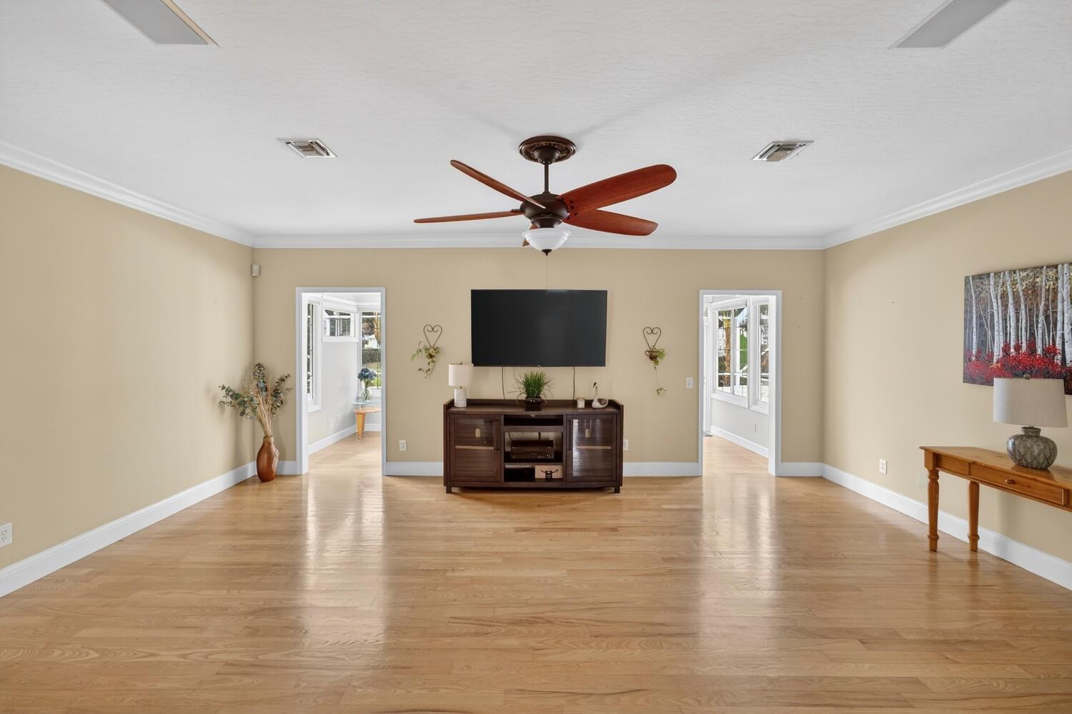 137 SW 38th