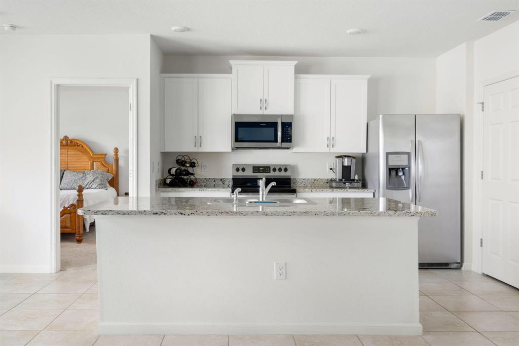 6109 NW Regent Street
