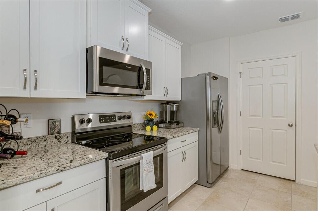 6109 NW Regent Street