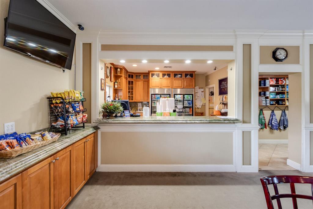 6109 NW Regent Street