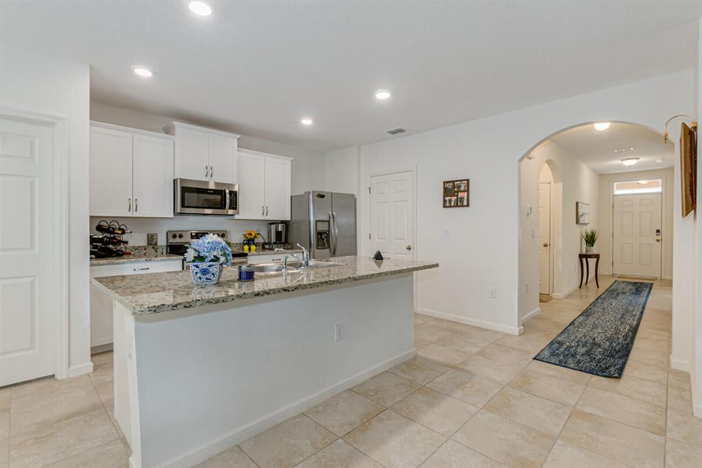 6109 NW Regent Street