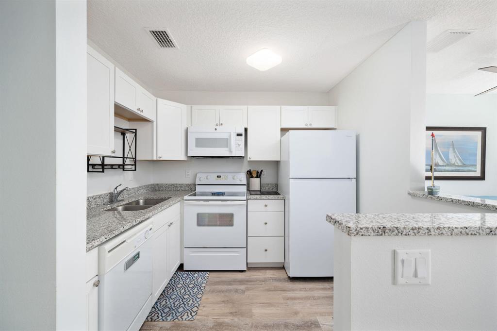 97 Spring Lake Drive 204