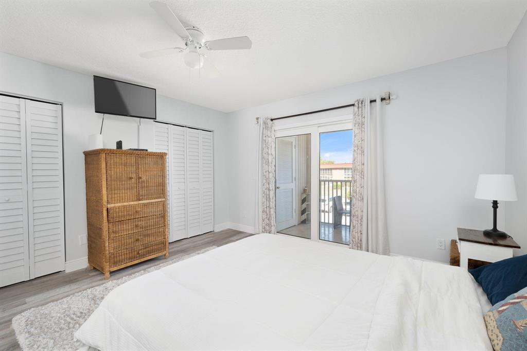 97 Spring Lake Drive 204