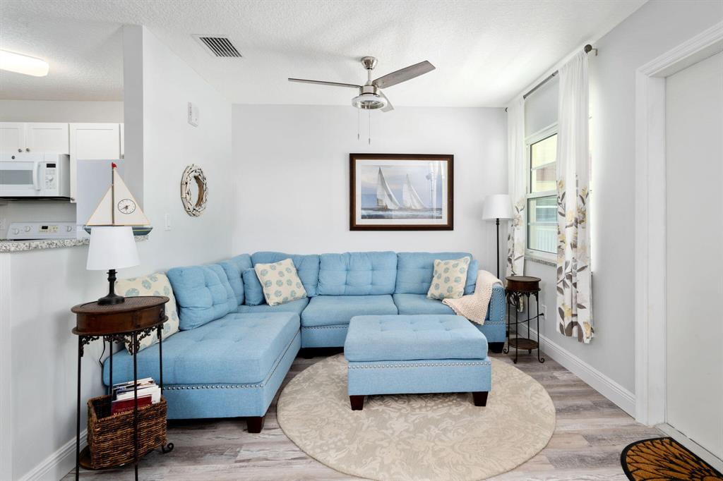 97 Spring Lake Drive 204
