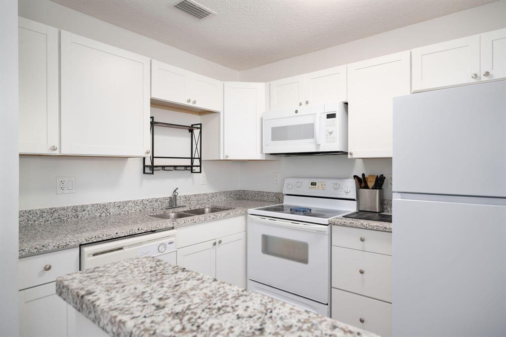 97 Spring Lake Drive 204