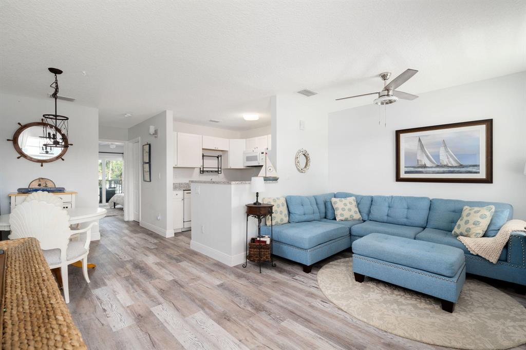 97 Spring Lake Drive 204