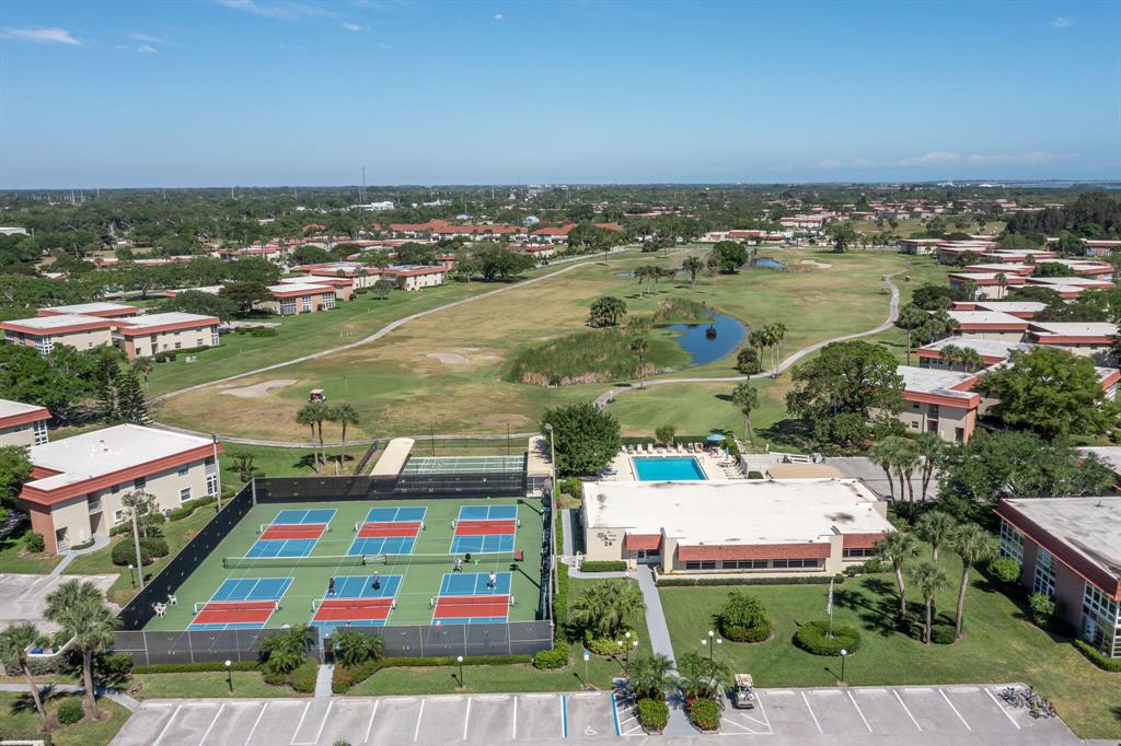 97 Spring Lake Drive 204