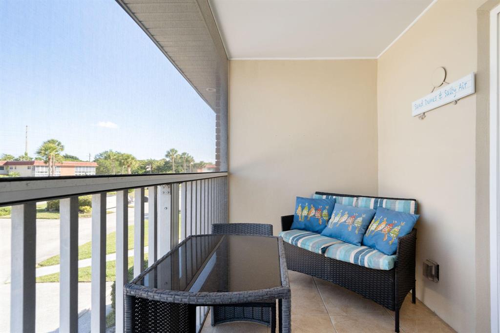97 Spring Lake Drive 204