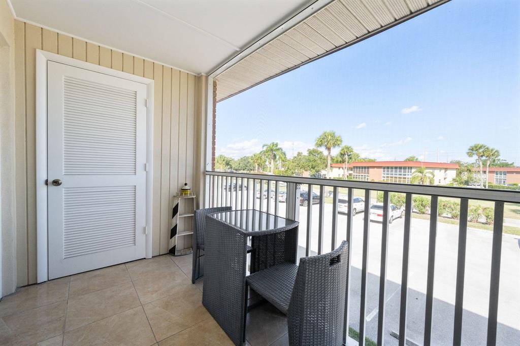 97 Spring Lake Drive 204