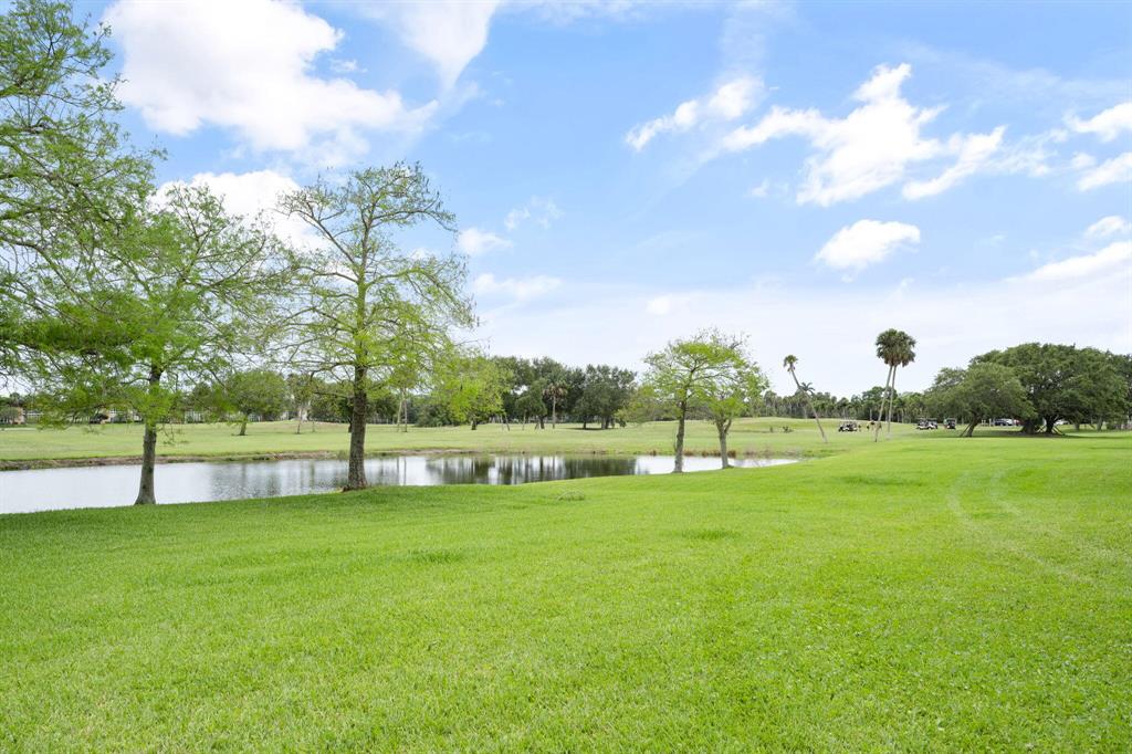 41 Vista Gardens Trail 101