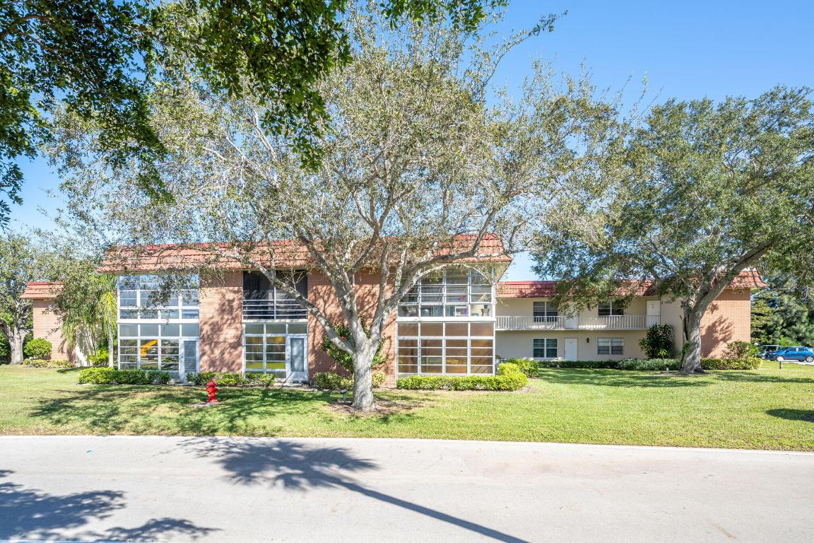 51 Woodland Drive 201