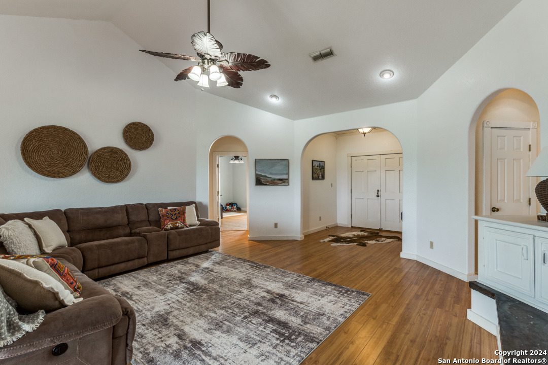 1245 COUNTY ROAD 2744