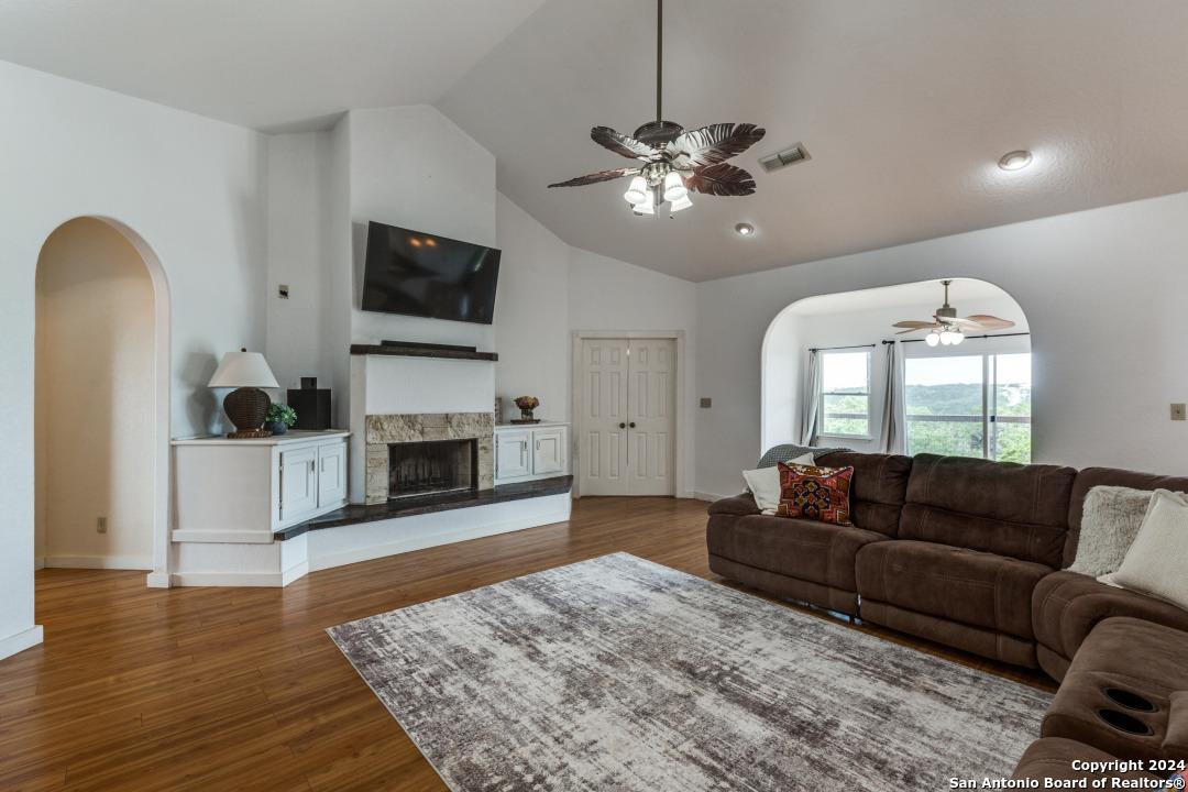 1245 COUNTY ROAD 2744