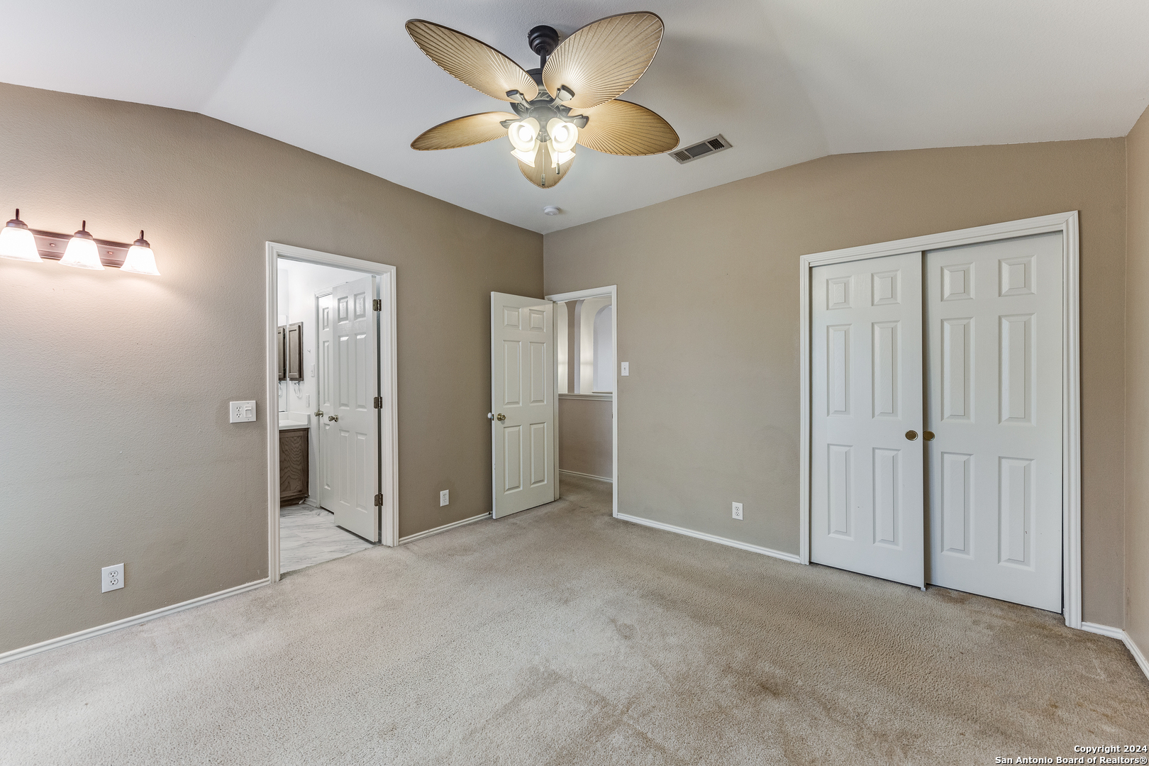 9015 SPIRAL WOODS