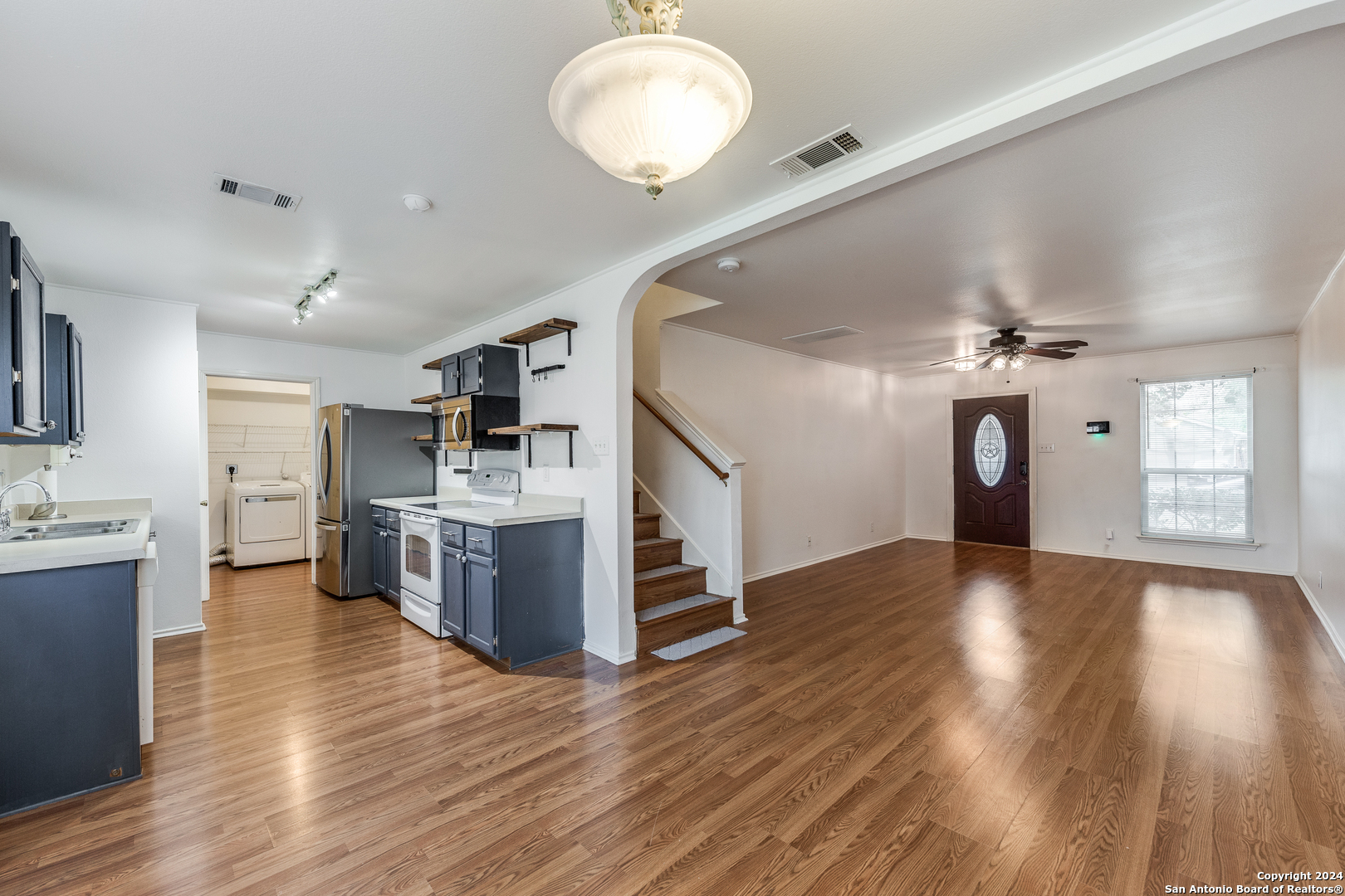 9015 SPIRAL WOODS