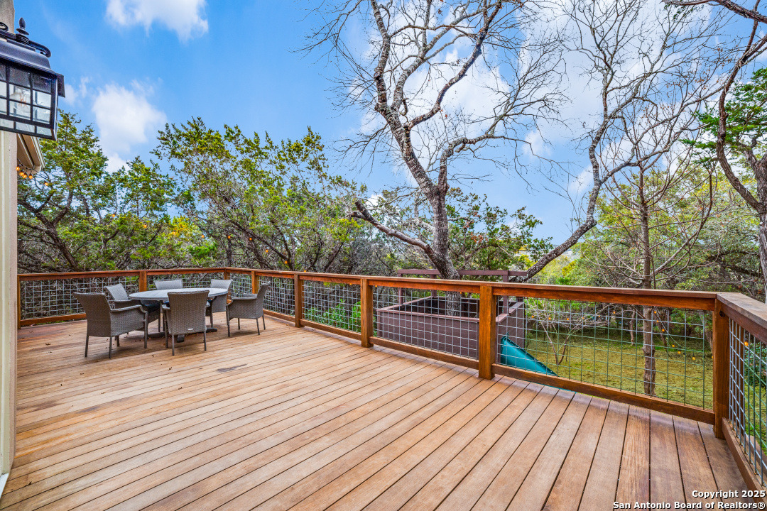 15656 ESCARPMENT OAK