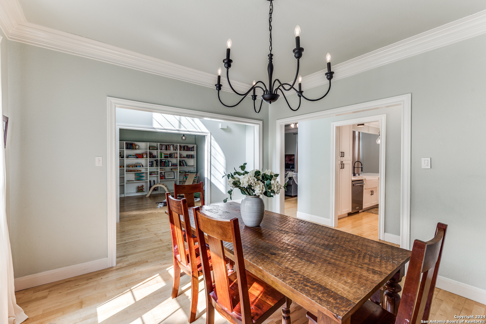 15656 ESCARPMENT OAK