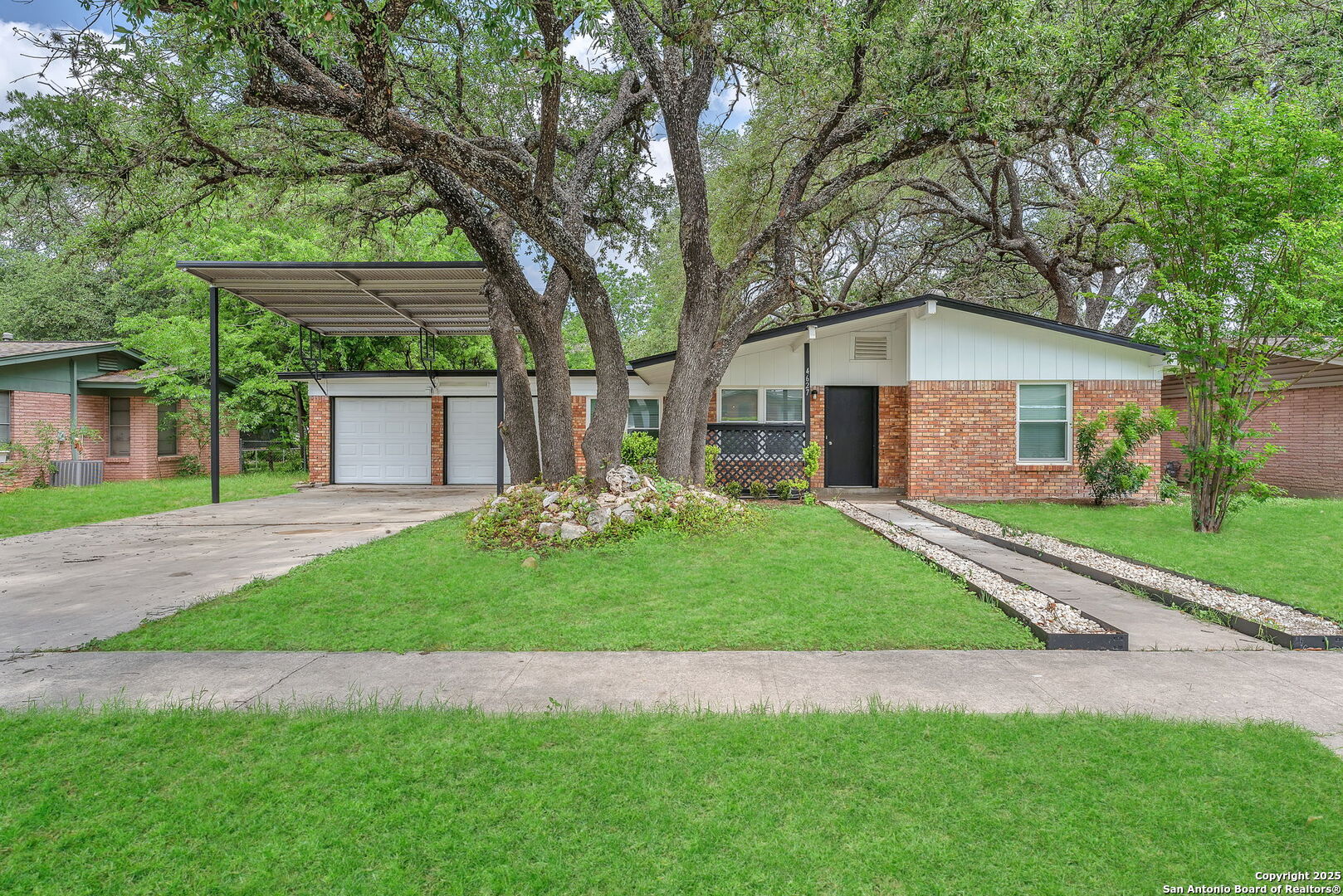 4627 Lyceum