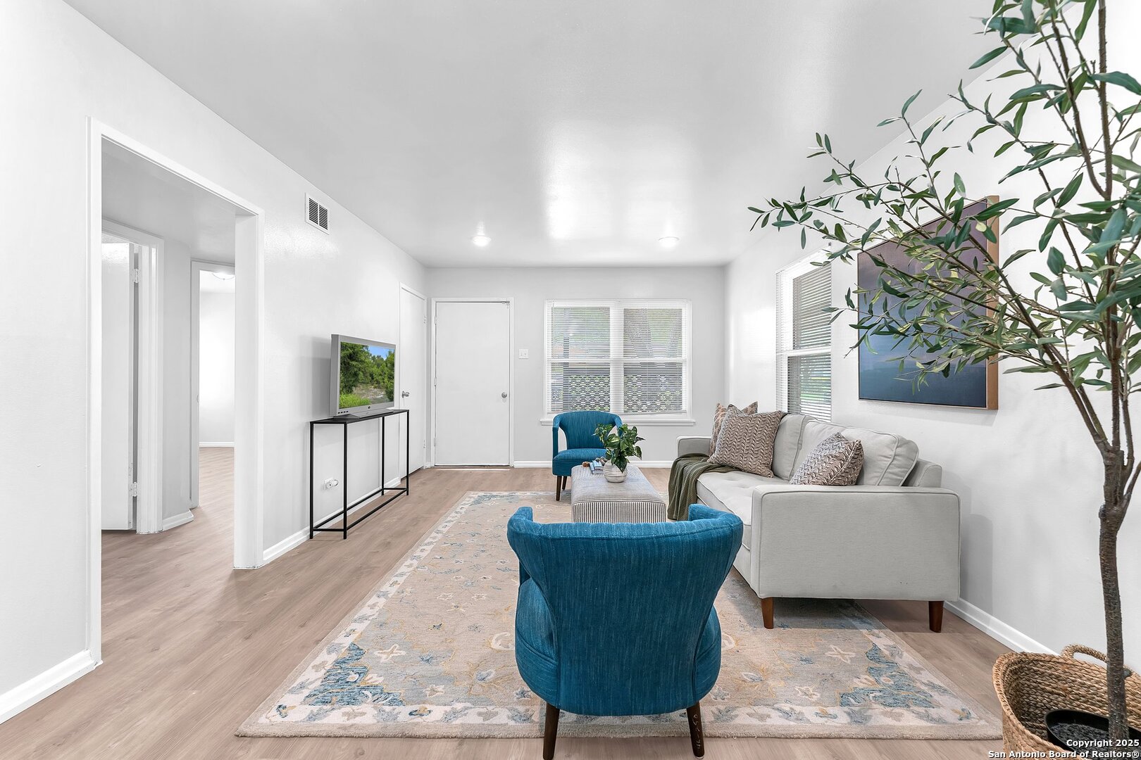 4627 Lyceum