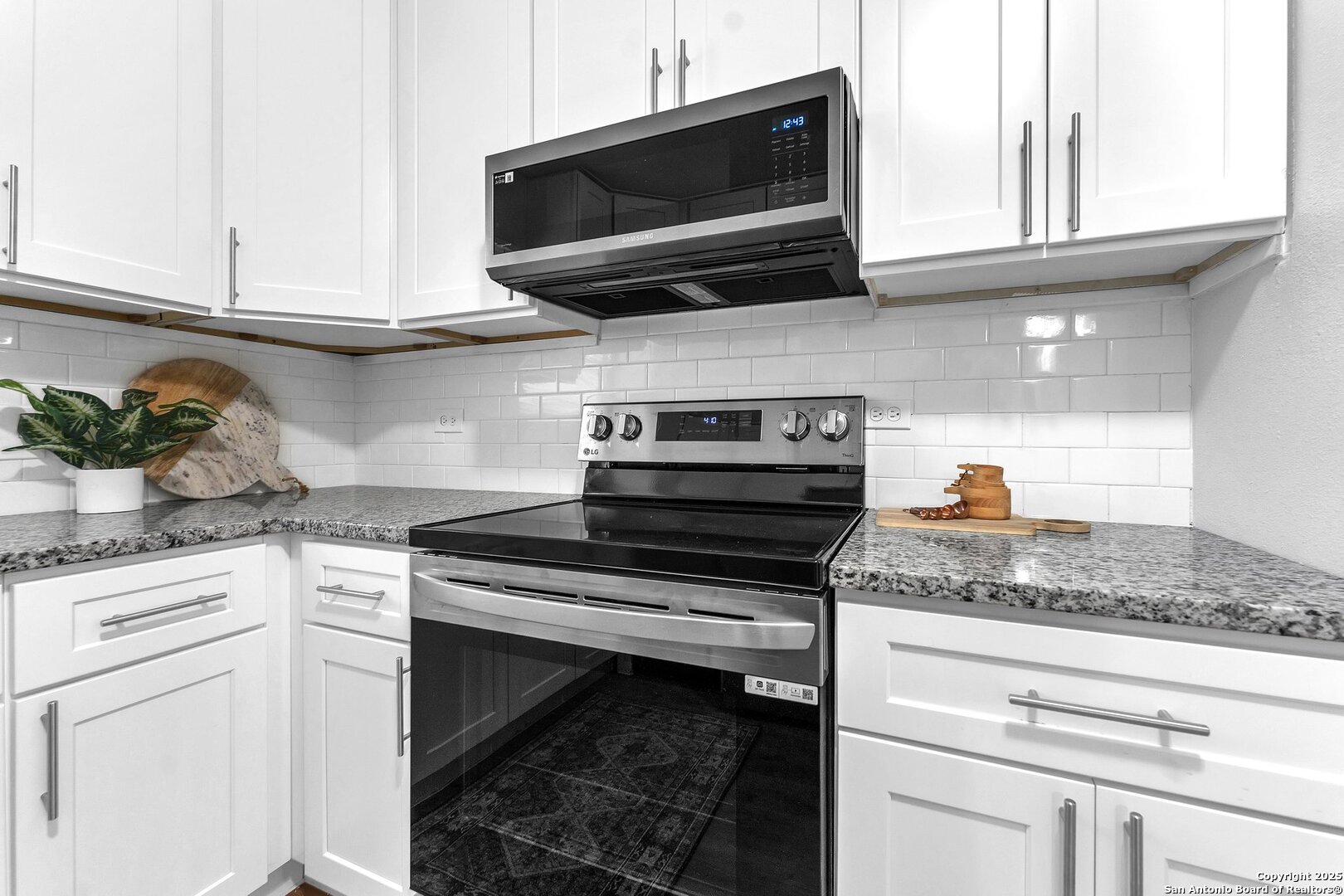 4627 Lyceum