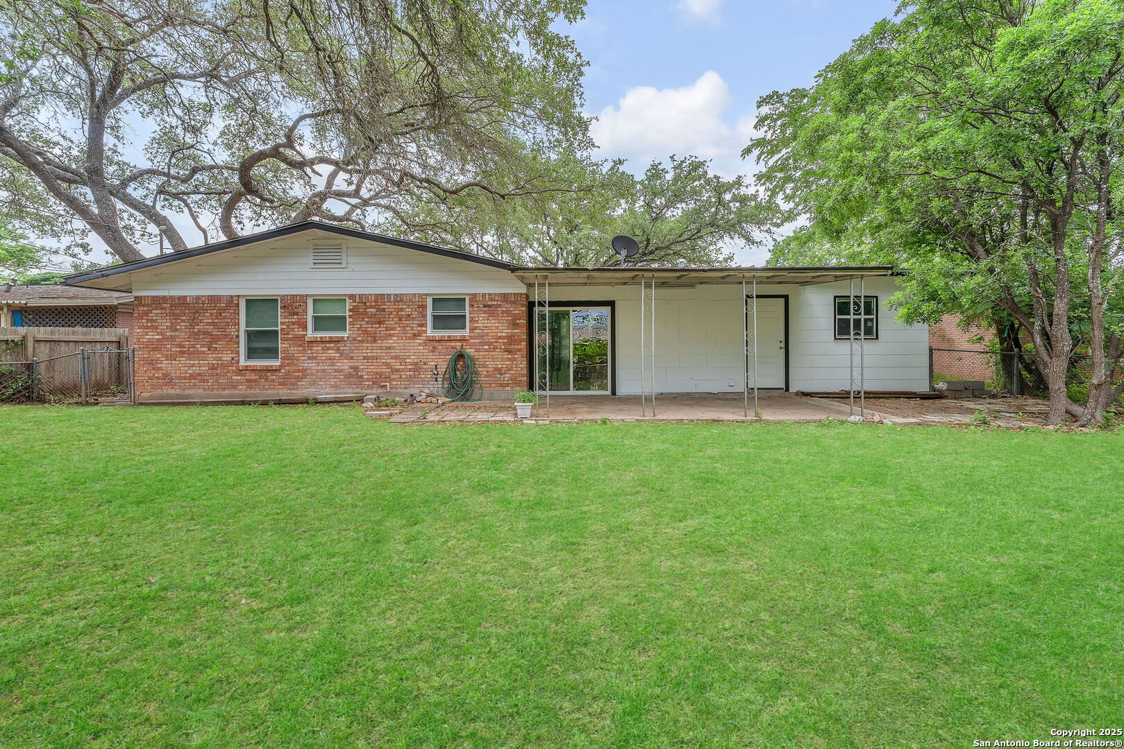 4627 Lyceum
