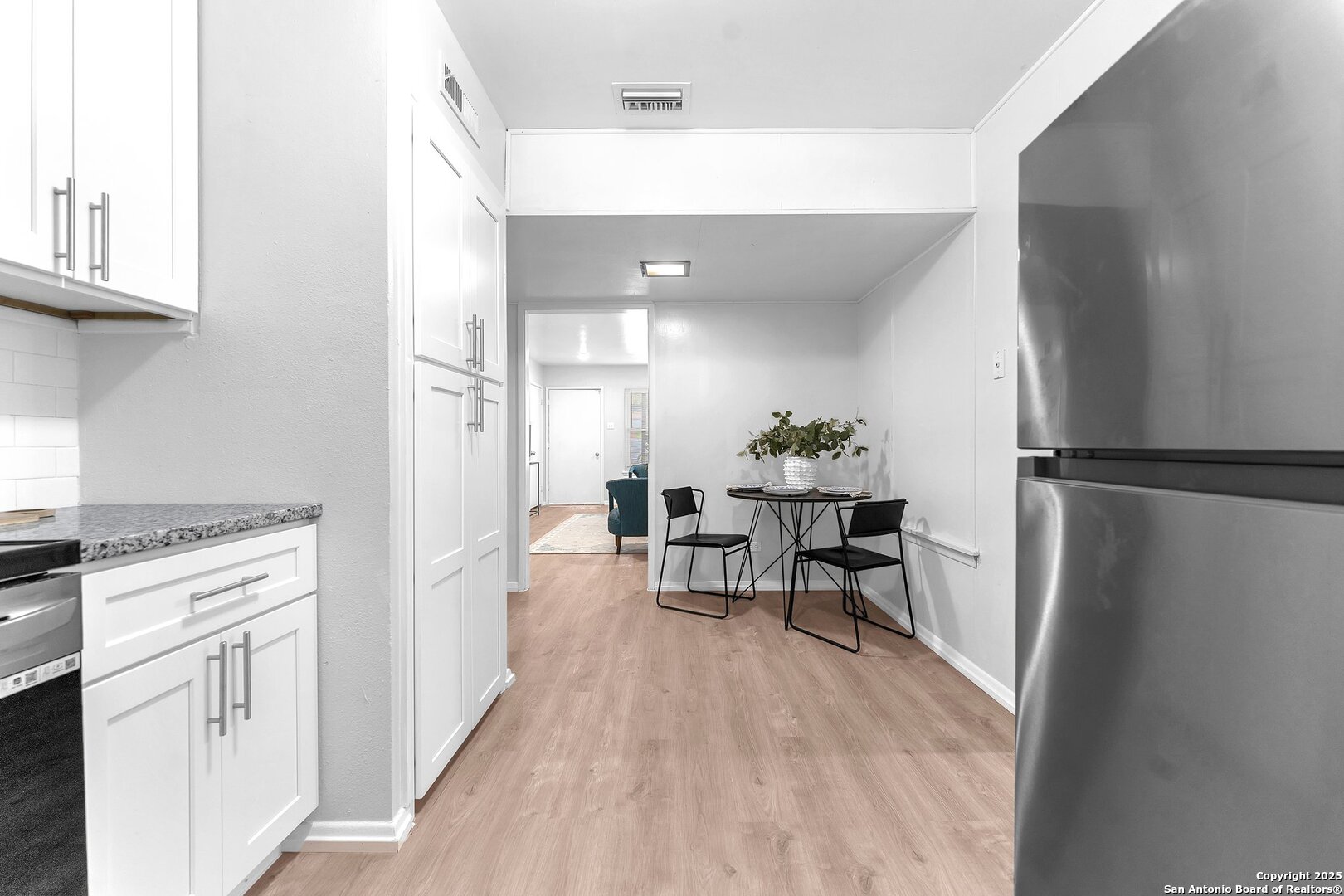 4627 Lyceum