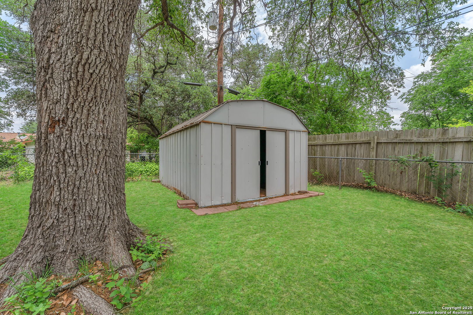 4627 Lyceum