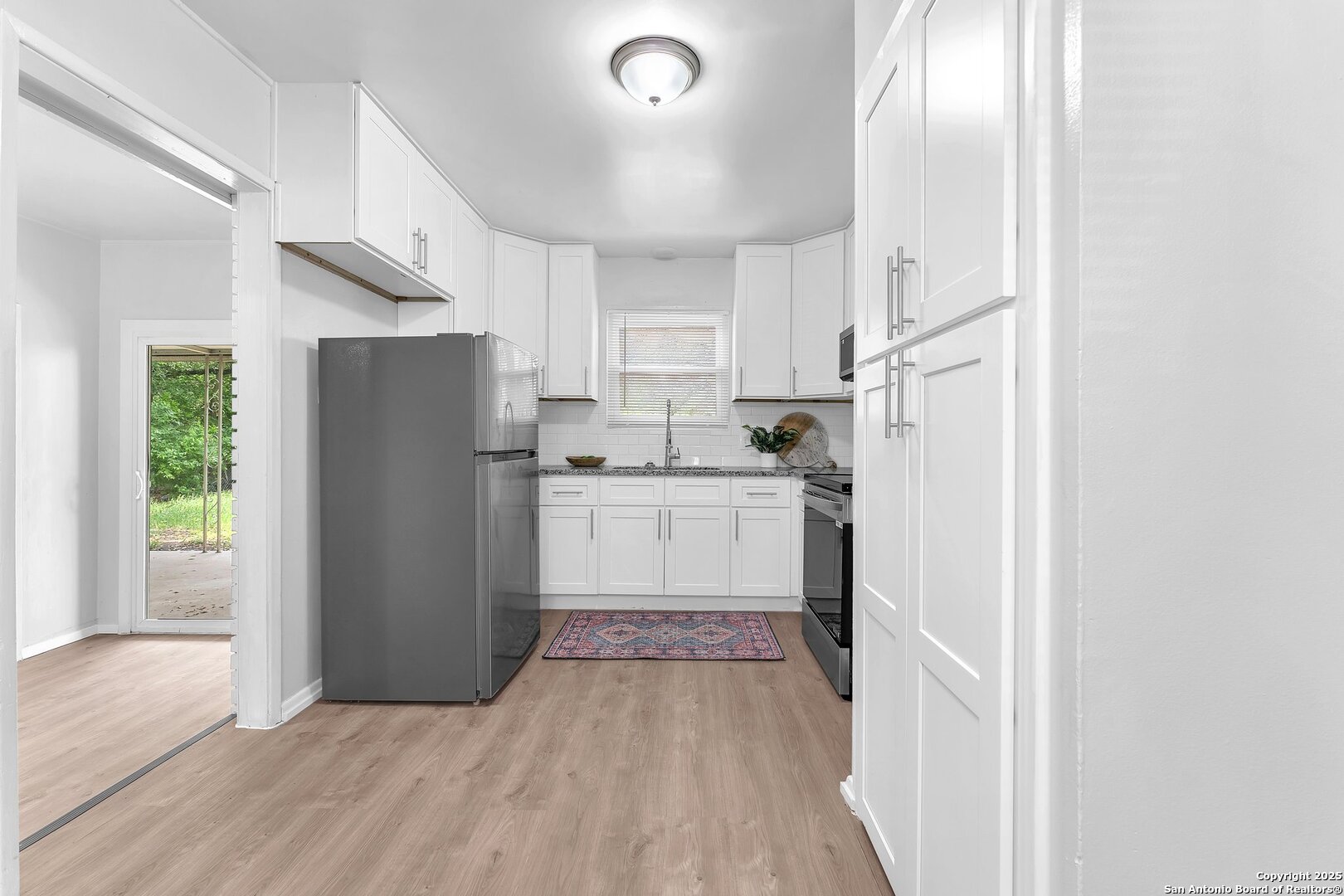 4627 Lyceum