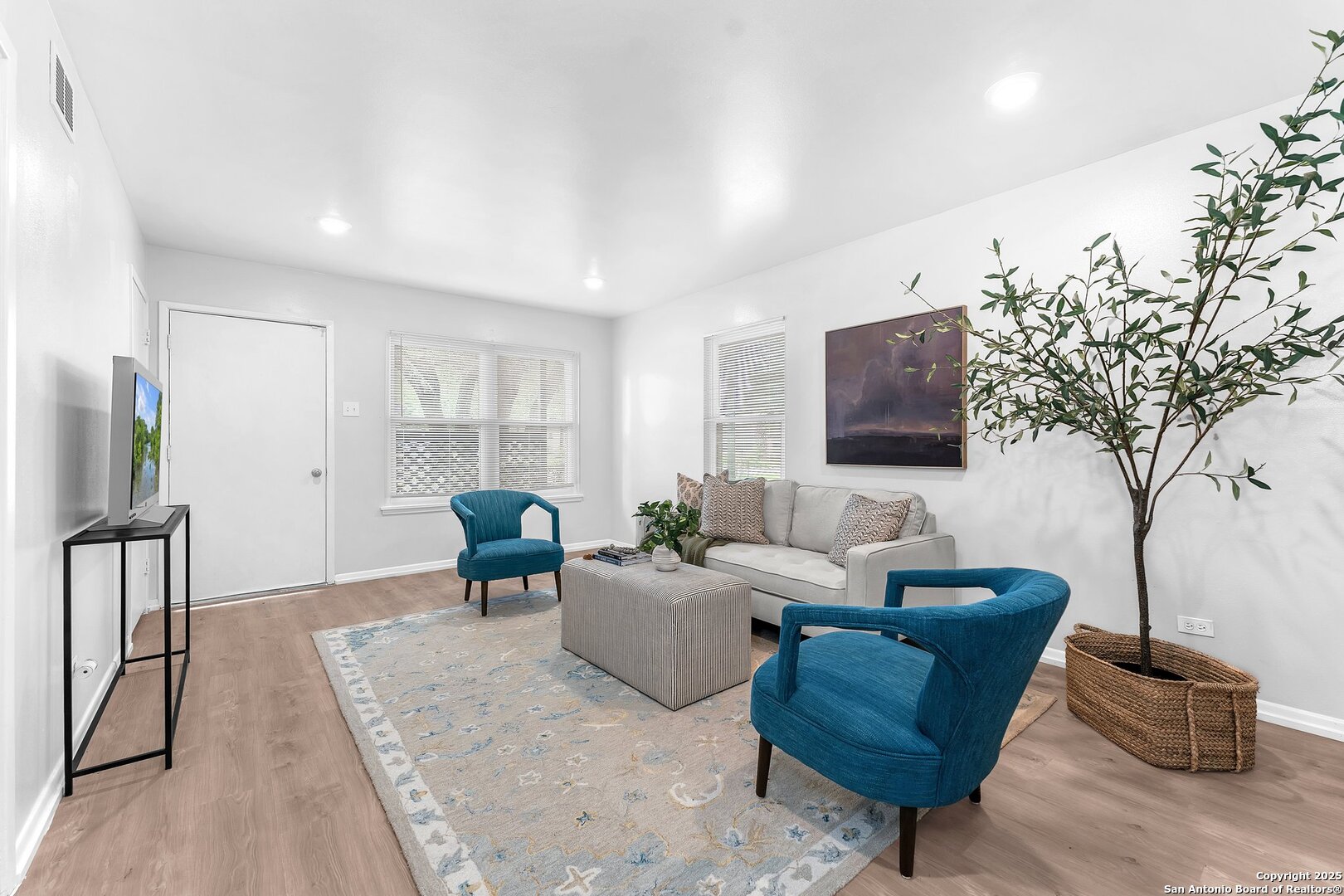 4627 Lyceum