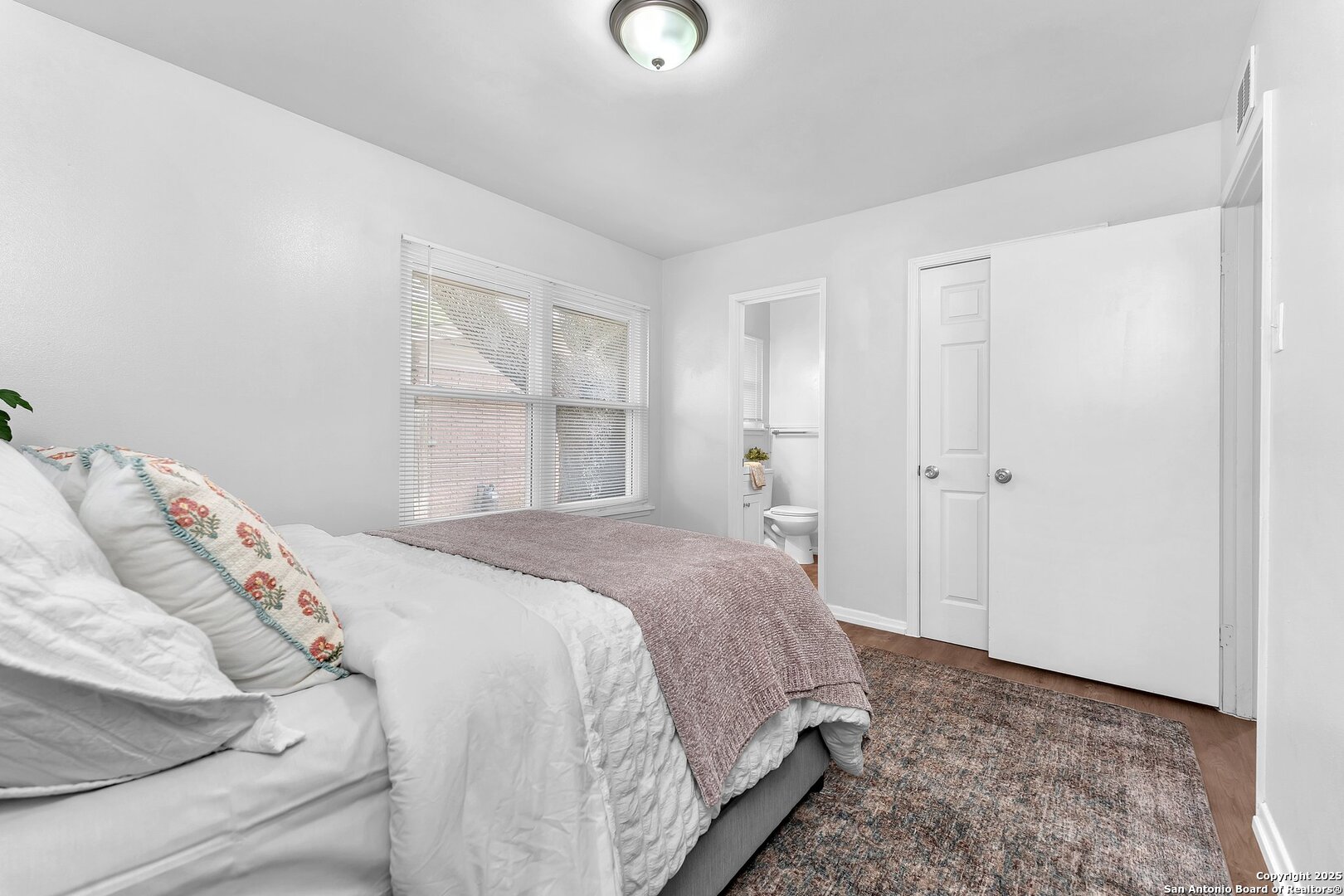 4627 Lyceum