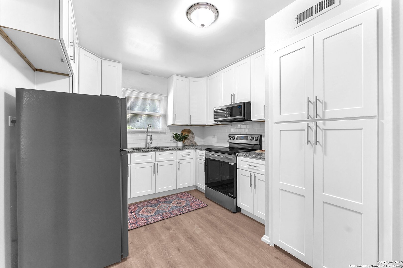 4627 Lyceum
