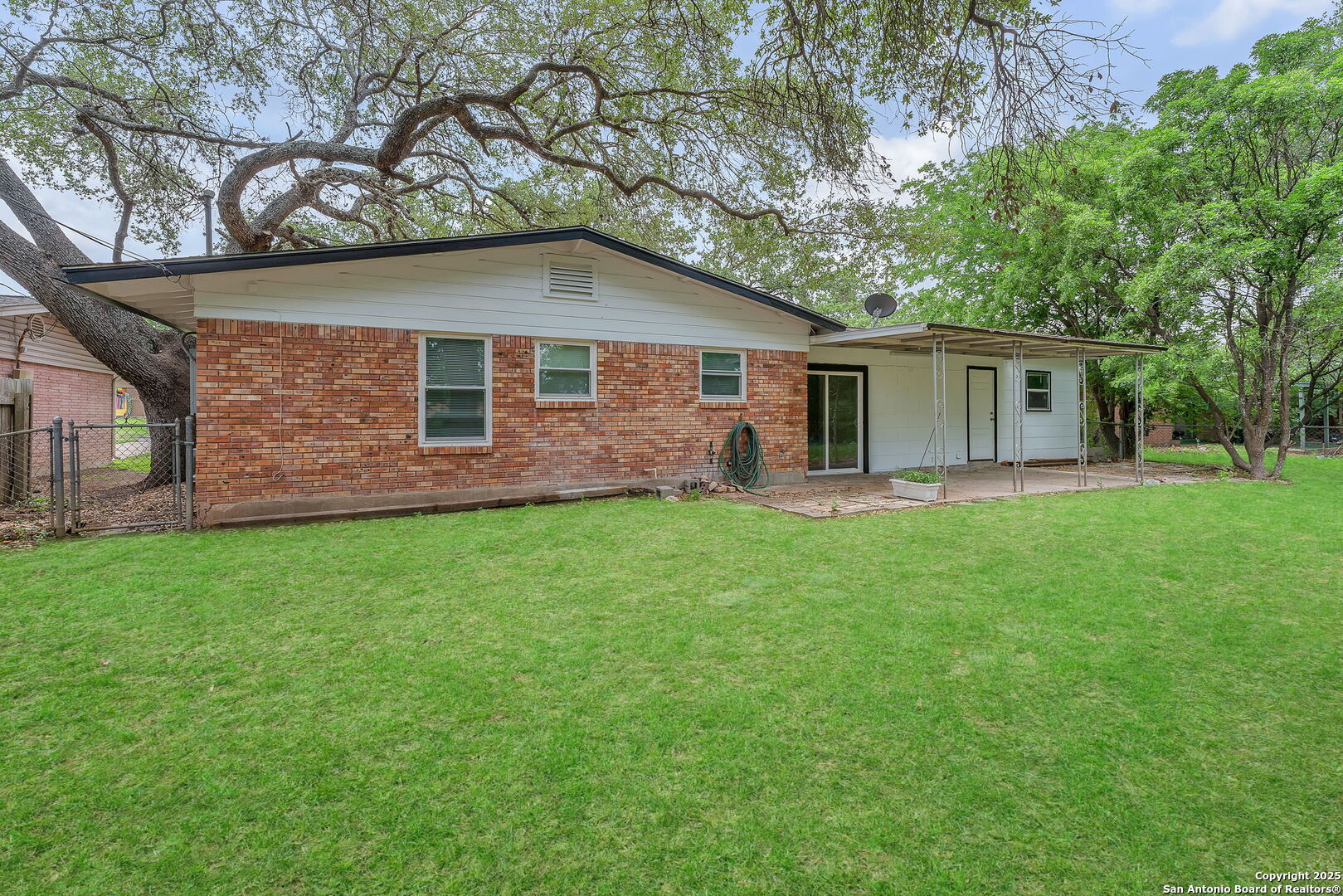 4627 Lyceum