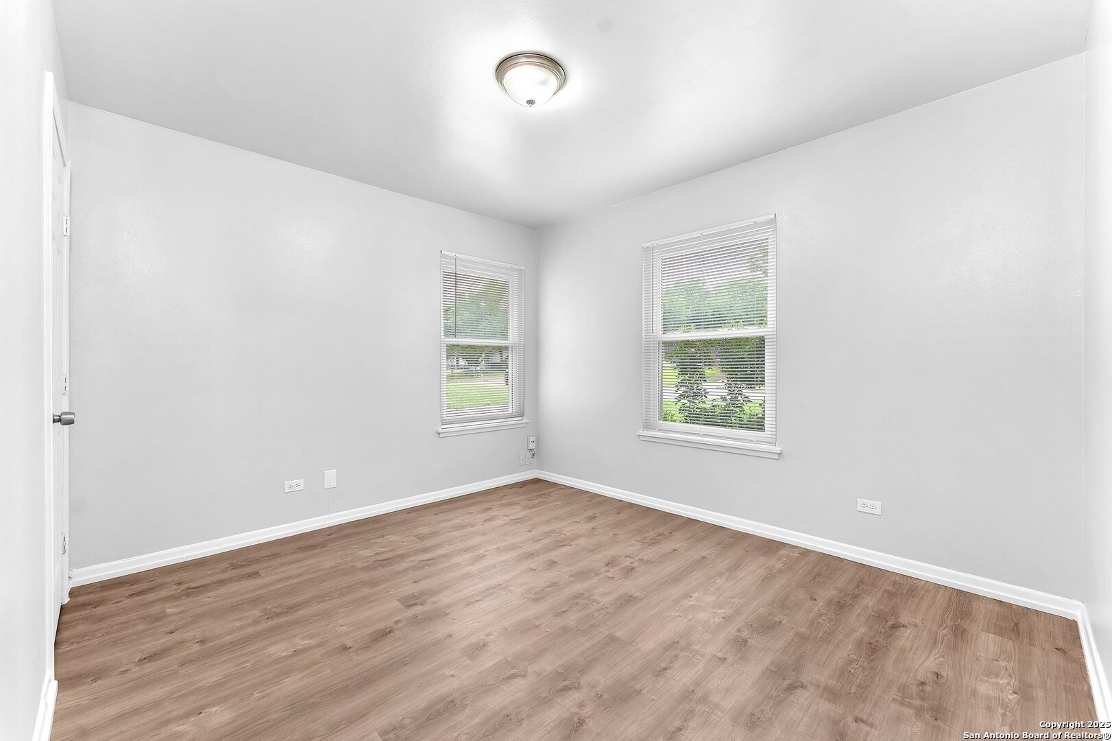 4627 Lyceum