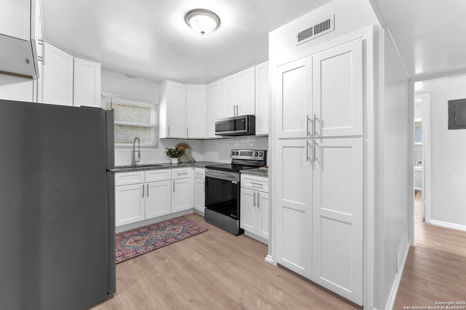 4627 Lyceum