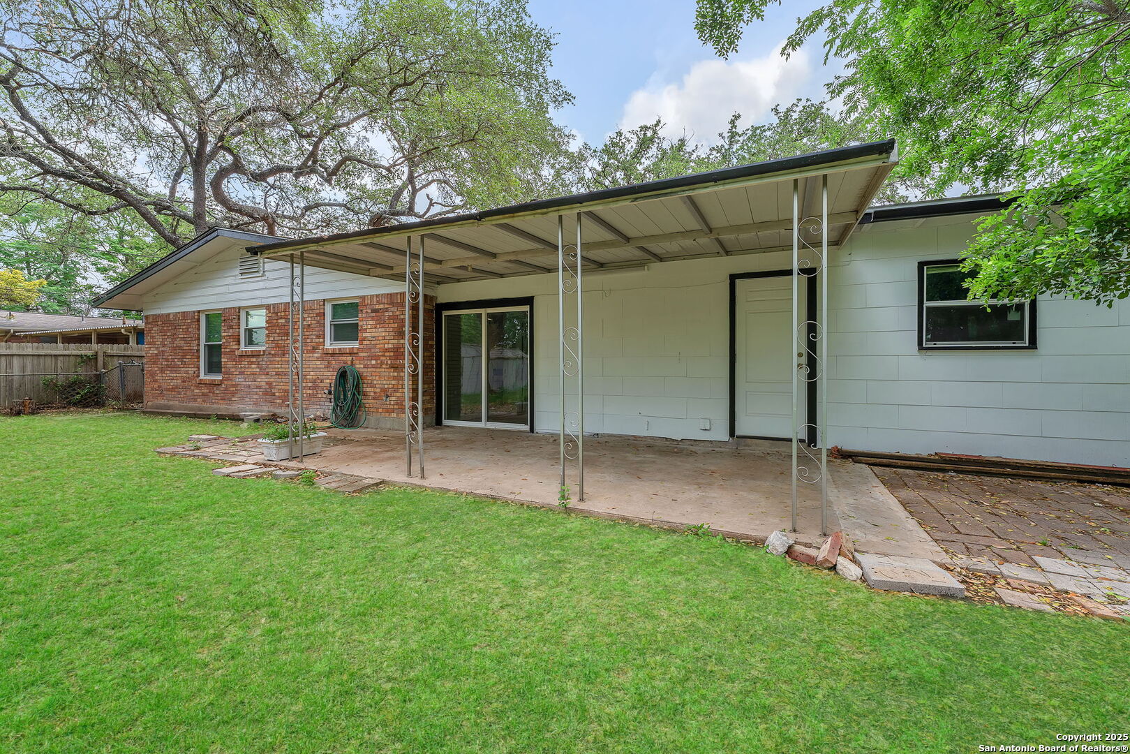 4627 Lyceum