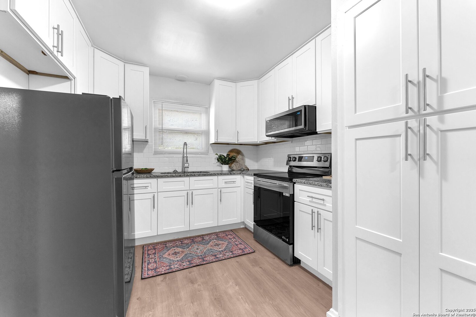 4627 Lyceum