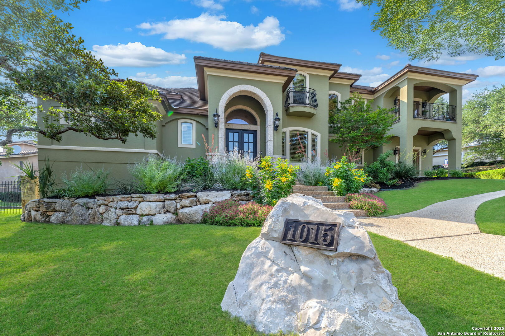 1015 Campanile