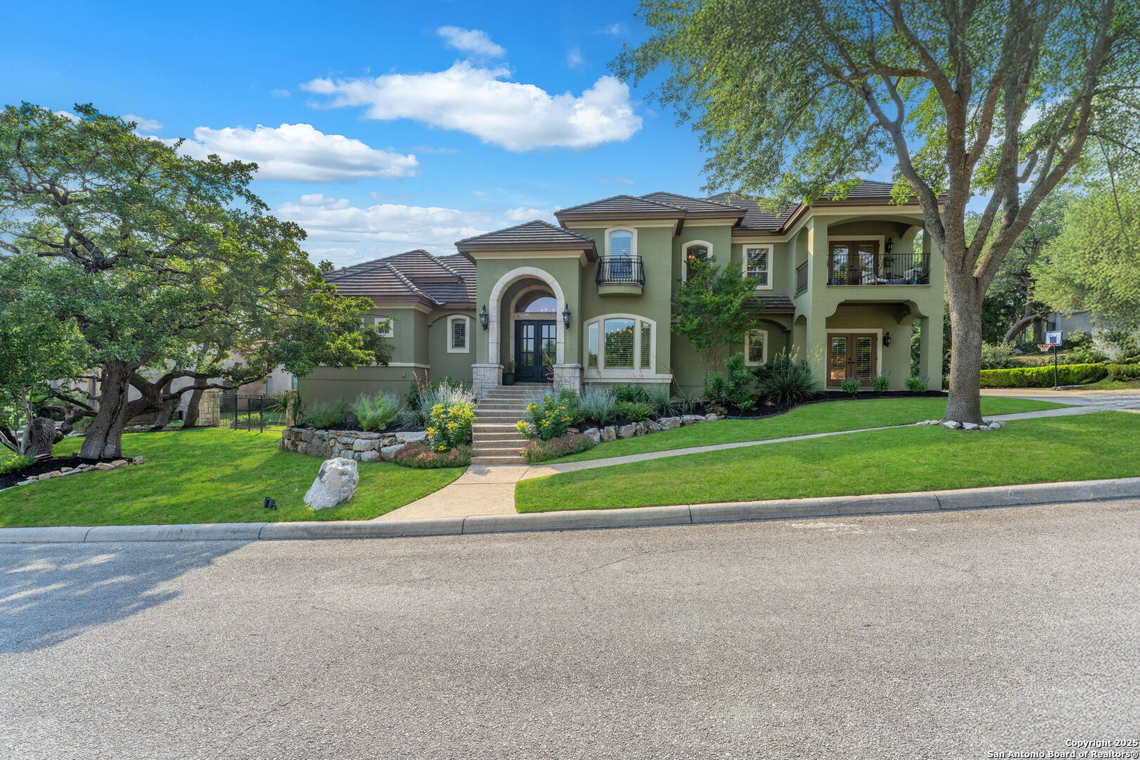 1015 Campanile
