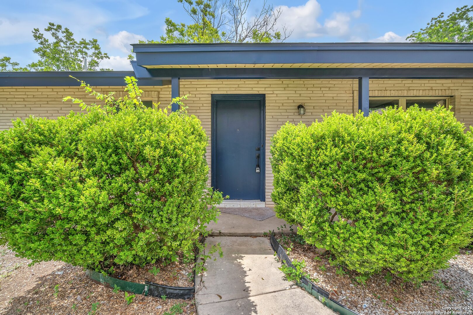 5902 Brenda Ln