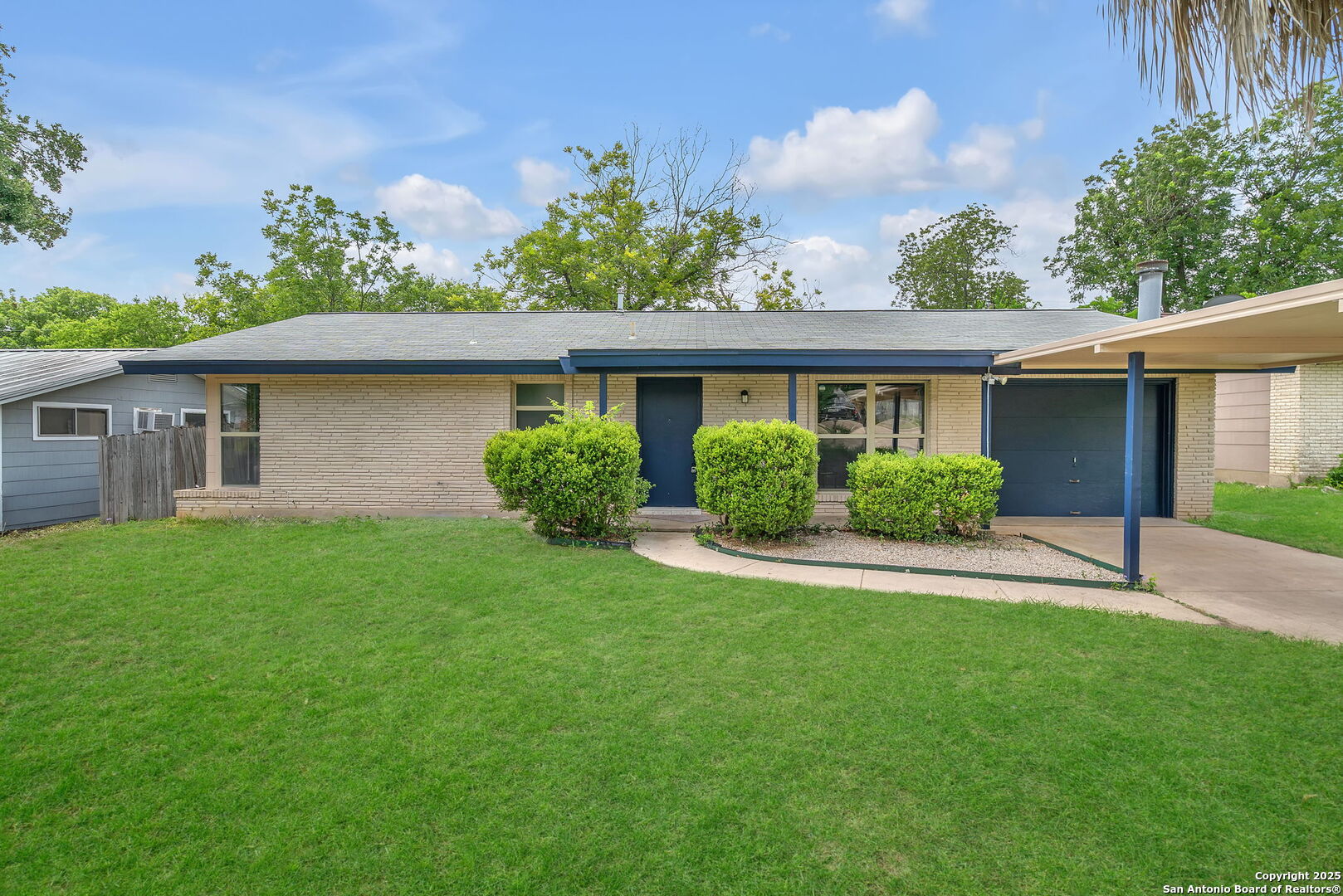 5902 Brenda Ln