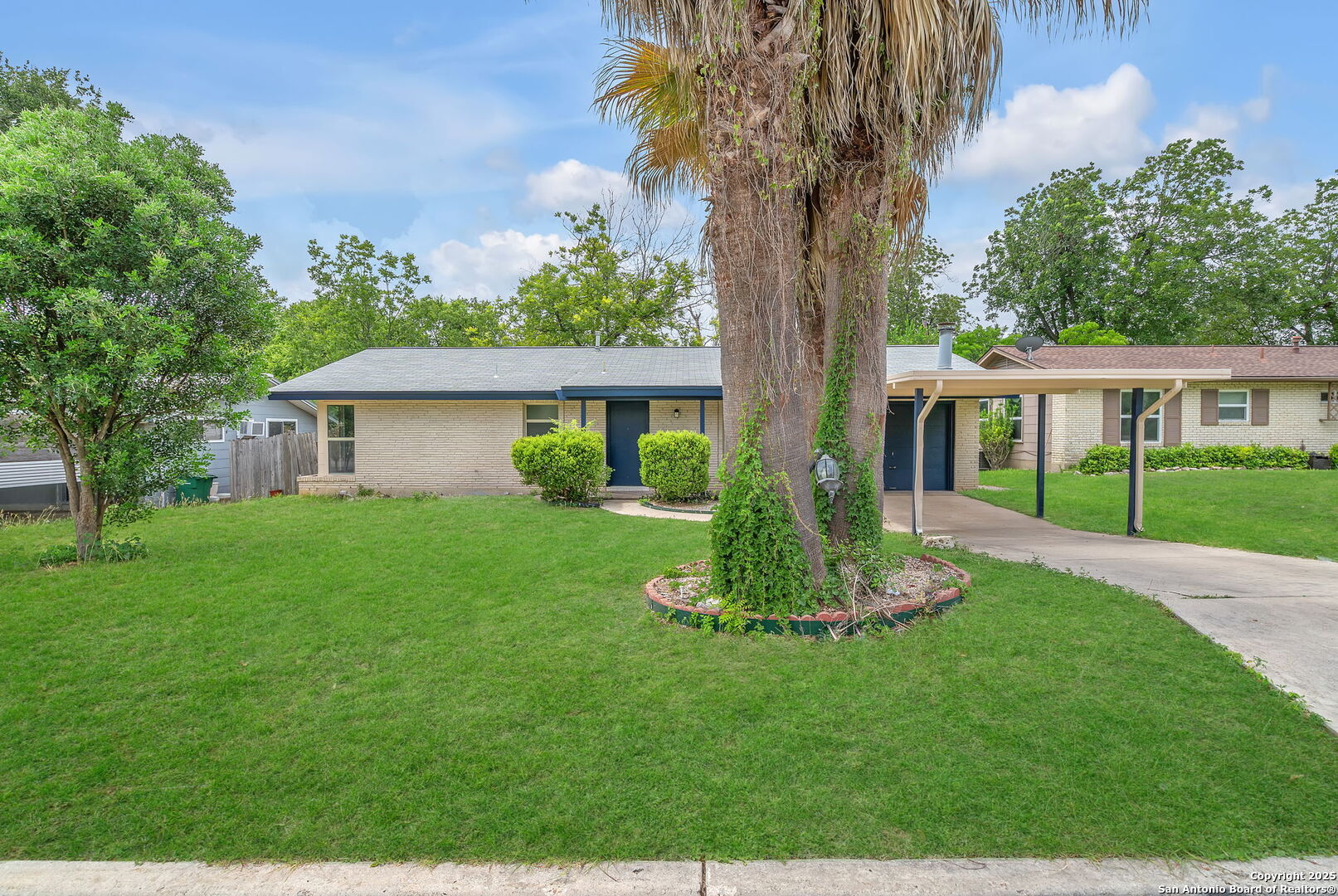5902 Brenda Ln