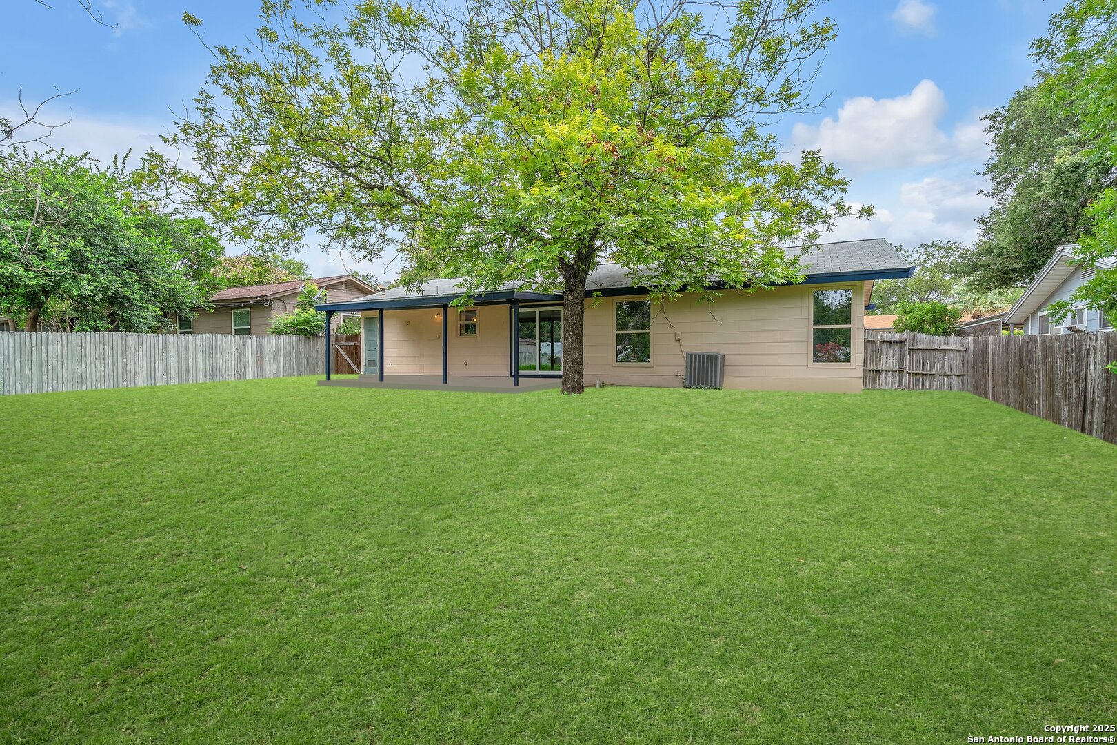 5902 Brenda Ln