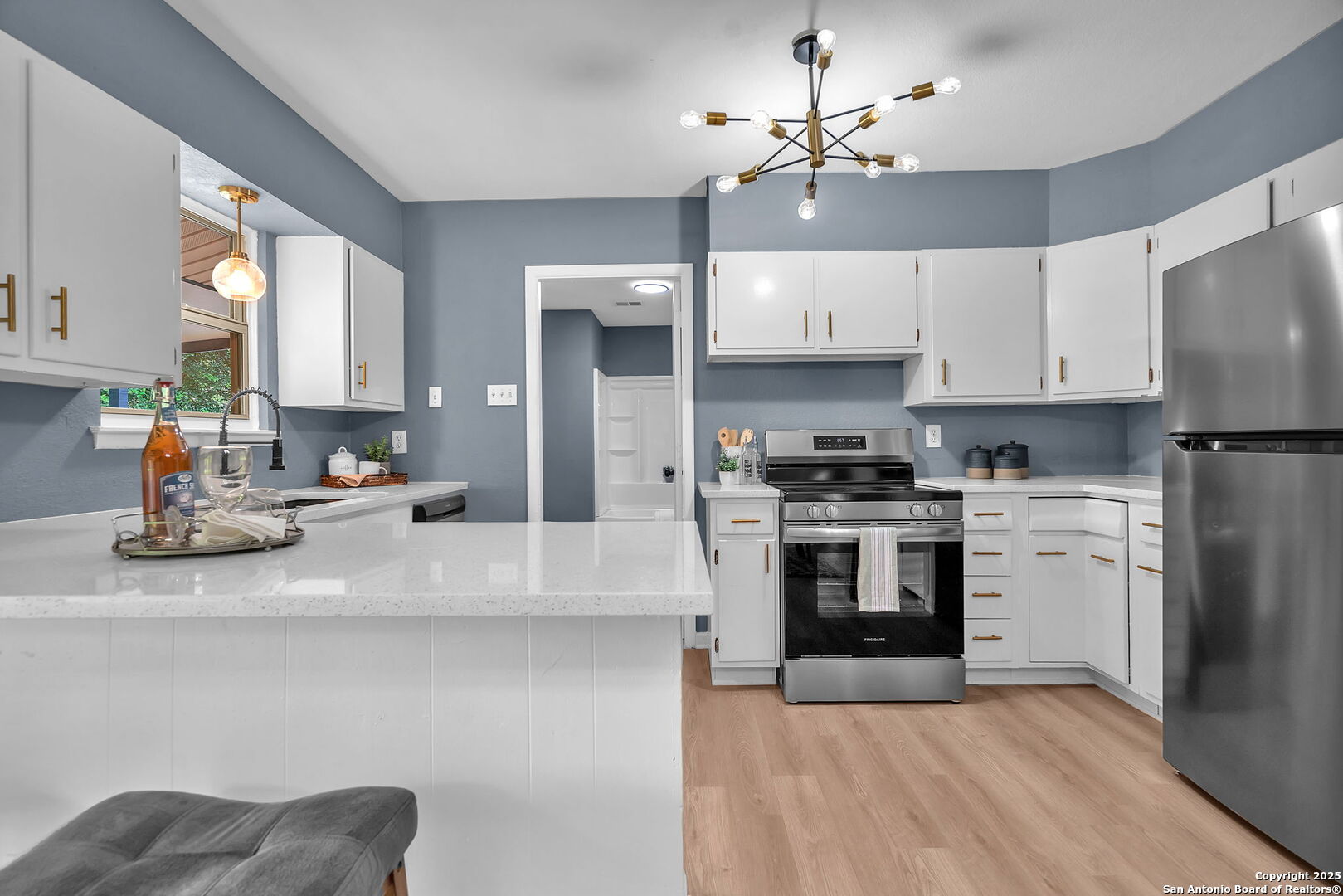 5902 Brenda Ln