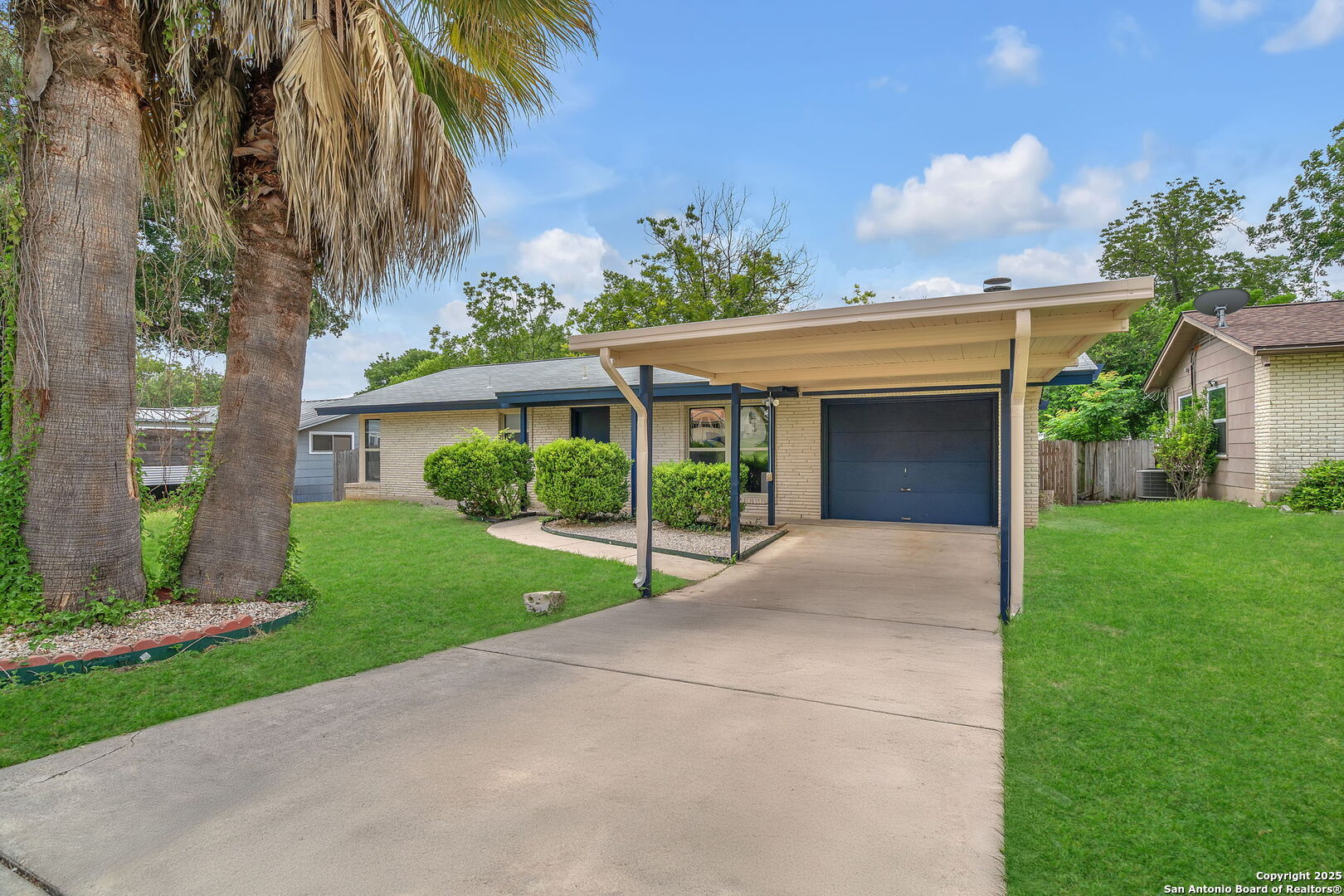 5902 Brenda Ln