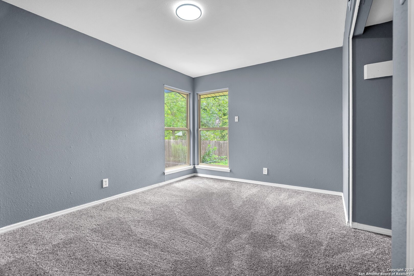 5902 Brenda Ln