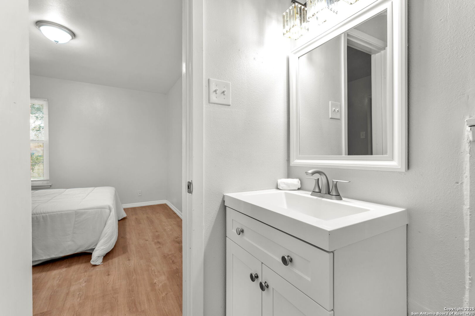 4627 Lyceum